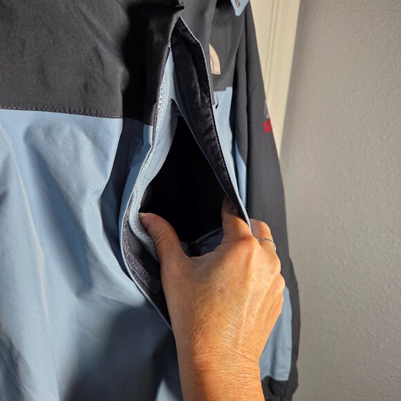The North Face Summit Series Gore-Tex Jacket, Lt Blue/Gray Blue - Size: Lg Women - Picture 6 of 10